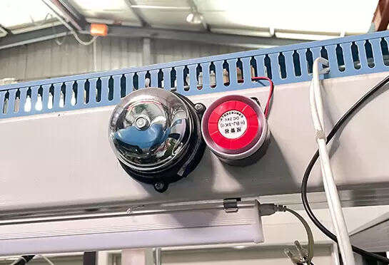 স্লাইডিং দরজাগুলির একটি অ্যালার্ম ফাংশন রয়েছে।