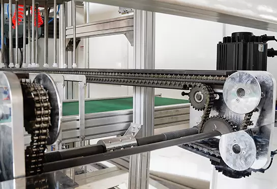 দাঁতের চেইনটি 65#Mn দিয়ে তৈরি, শীট বোঝাতে সাহায্য করে। জল শীতল সঙ্গে অ্যালুমিনিয়াম রেল, জল সংরক্ষণ করুন.