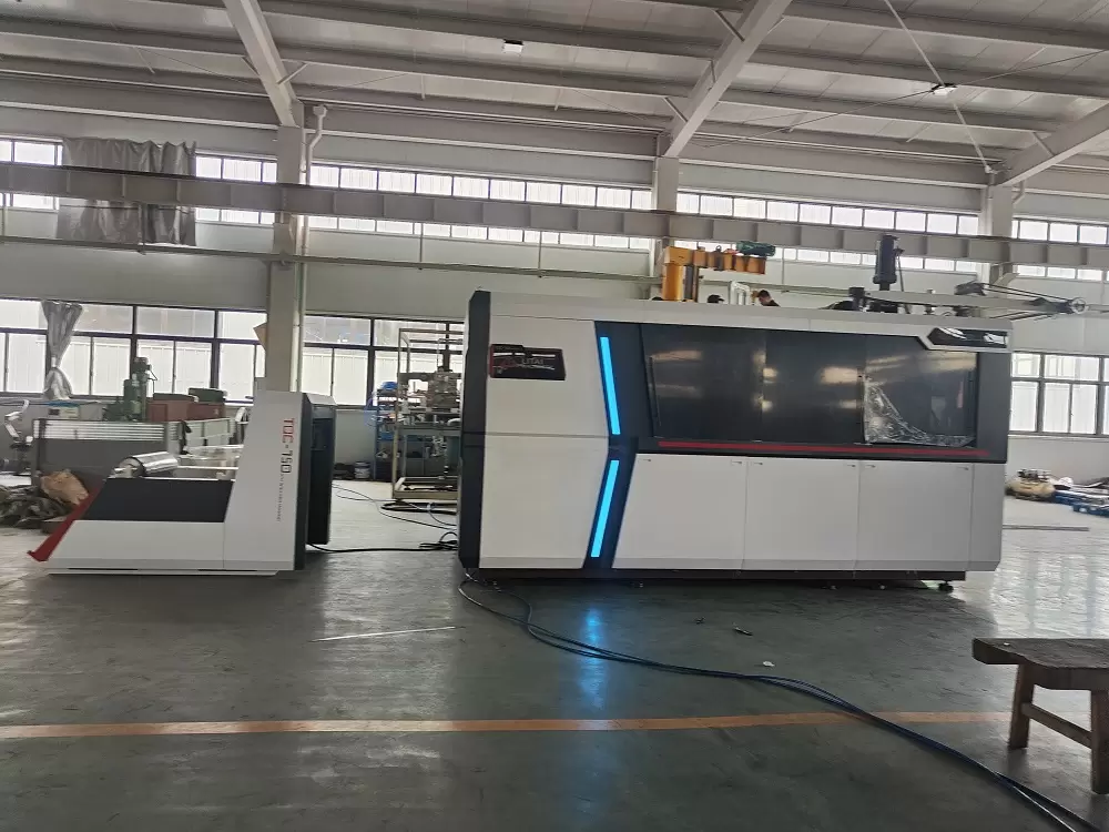 স্বয়ংক্রিয় সার্ভো প্লাস্টিক কাপ থার্মোফর্মিং মেশিন স্বয়ংক্রিয় সার্ভো প্লাস্টিক কাপ থার্মোফর্মিং মেশিন